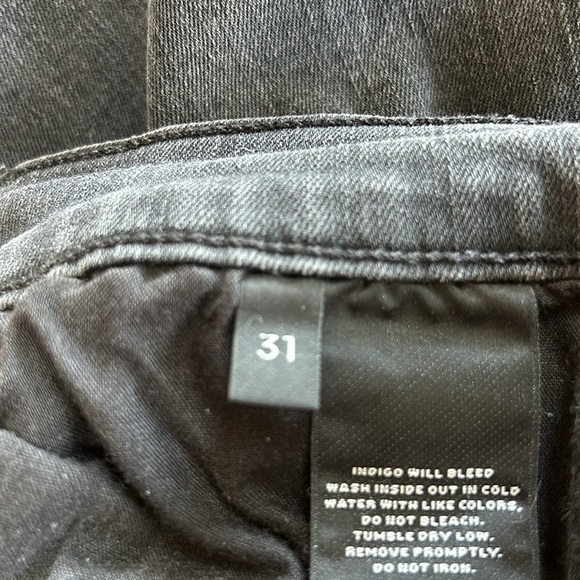 J Brand black jeans. Skinny Leg Vanity, size 31. - Picture 3 of 10
